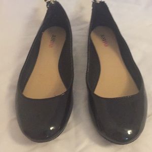 Patient black flats